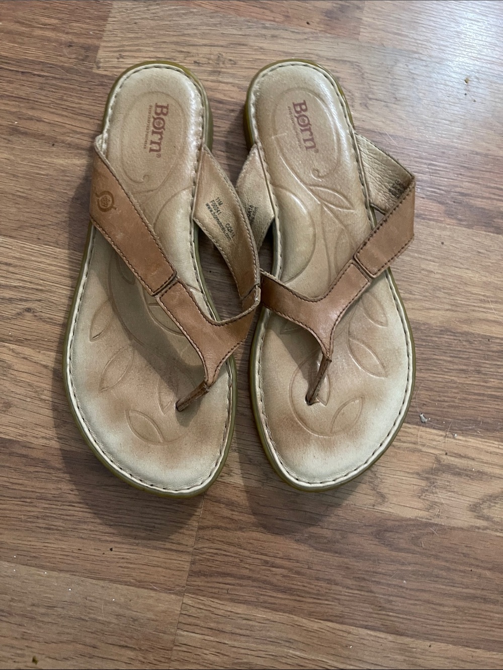 Vintage Born sz 11 tan thong leather sandals
